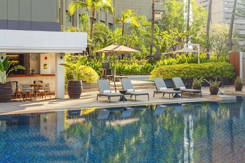 Makati Shangri-La, Manila
