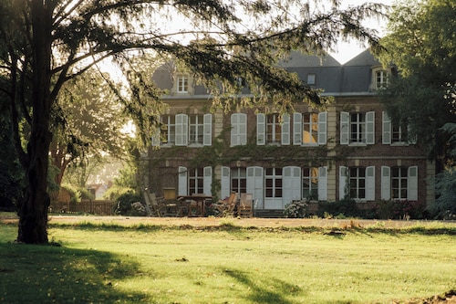 Petit Chateau Vercourt